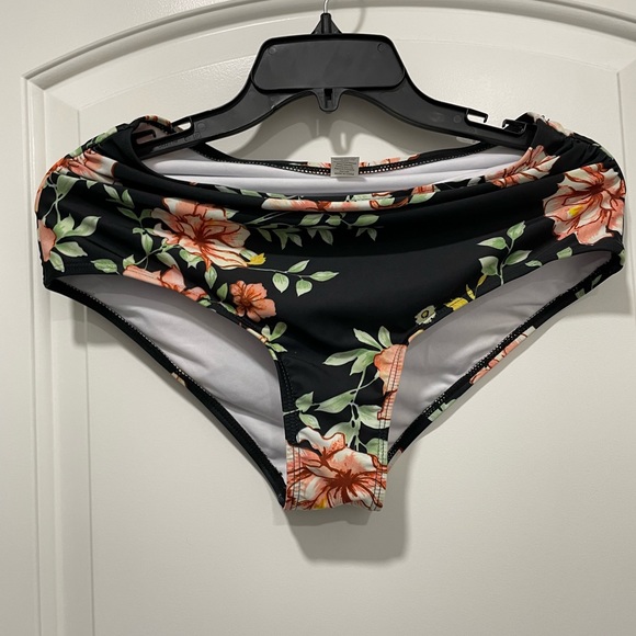 Women’s Size Medium Two-Piece, Bathing Suit - Picture 5 of 8